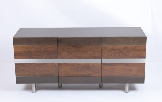 खरीदें Custom Living Room Buffet Cabinet With 3 Doors Stainless Steel Metal Base ऑनलाइन निर्माण