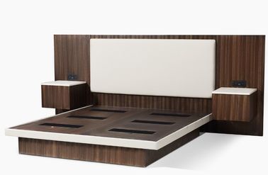 अच्छी कीमत King Size Dark Zebra Wood Veneer Luxury Hotel Bedroom Furniture With Upholstered Headboard ऑनलाइन