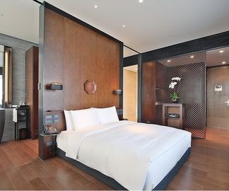 अच्छी कीमत Classic Style Dark Walnut Finish Hotel Bedroom Furniture Sets High Durable ऑनलाइन
