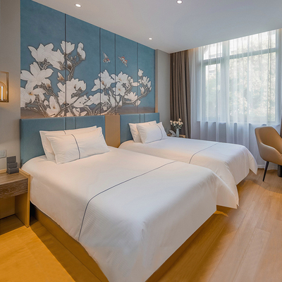 अच्छी कीमत Twin Bed Luxury Hotel Bedroom Furniture With Solid Wood Dark Yellow Finish ऑनलाइन